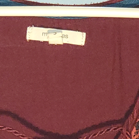 Maurices Women's floral Sleeveless blouse Size S color Maroon - Picture 4 of 5